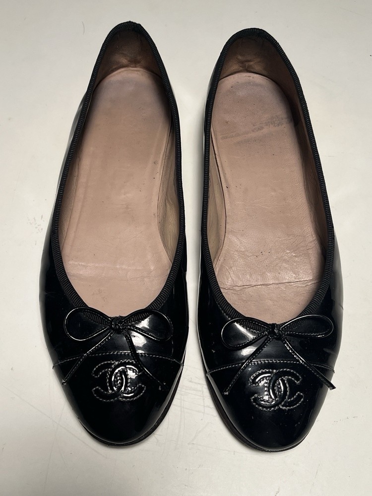 Chanel Women's Size 36.5 Cap Toe Ballerina Logo Flats black