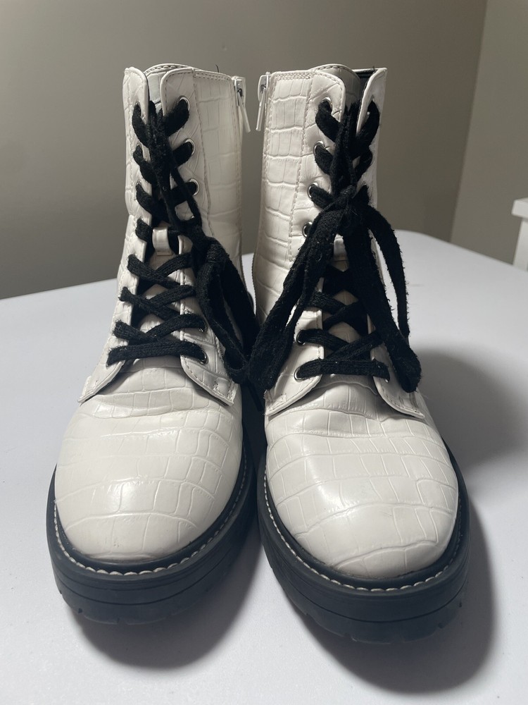 True Craft Korri Women's White Croc Leather Lace-Up Zip Combat Boots Size 9.5M