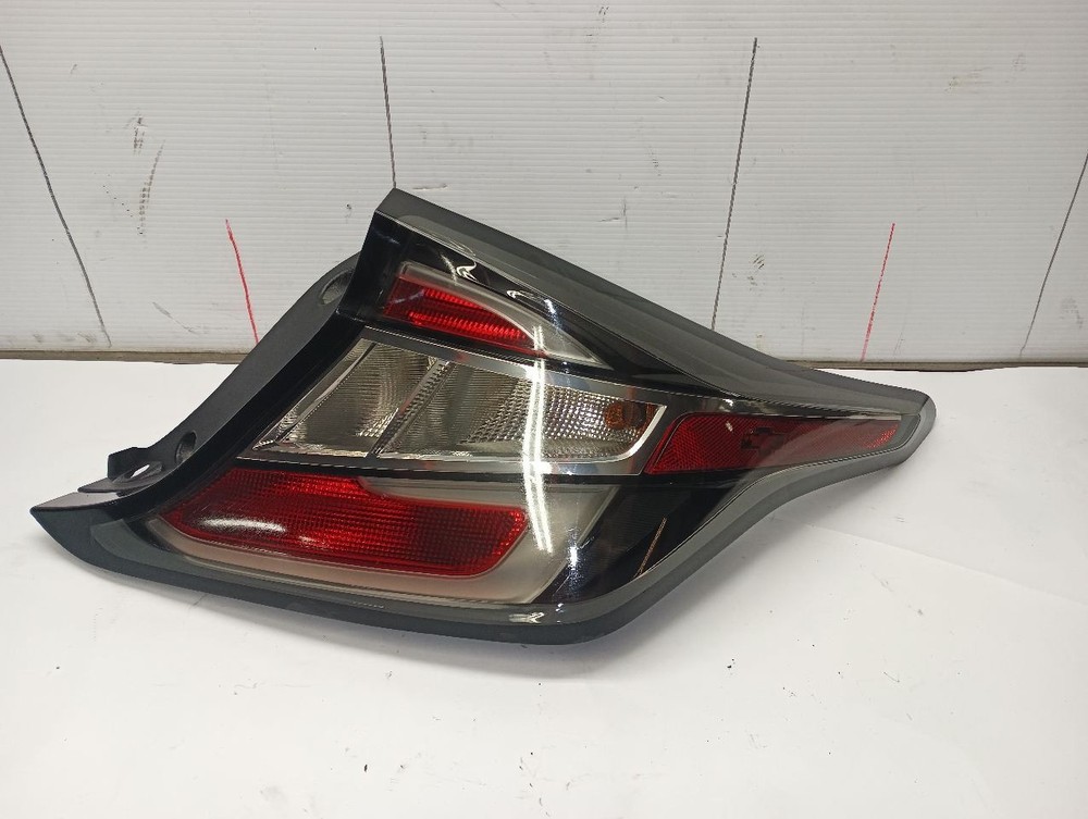 2016-2019 Chevy Volt Passenger Right Rear Outer Tail Light 12666133