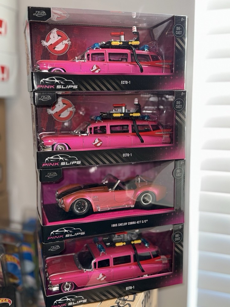 Jada Pink Slips Chases