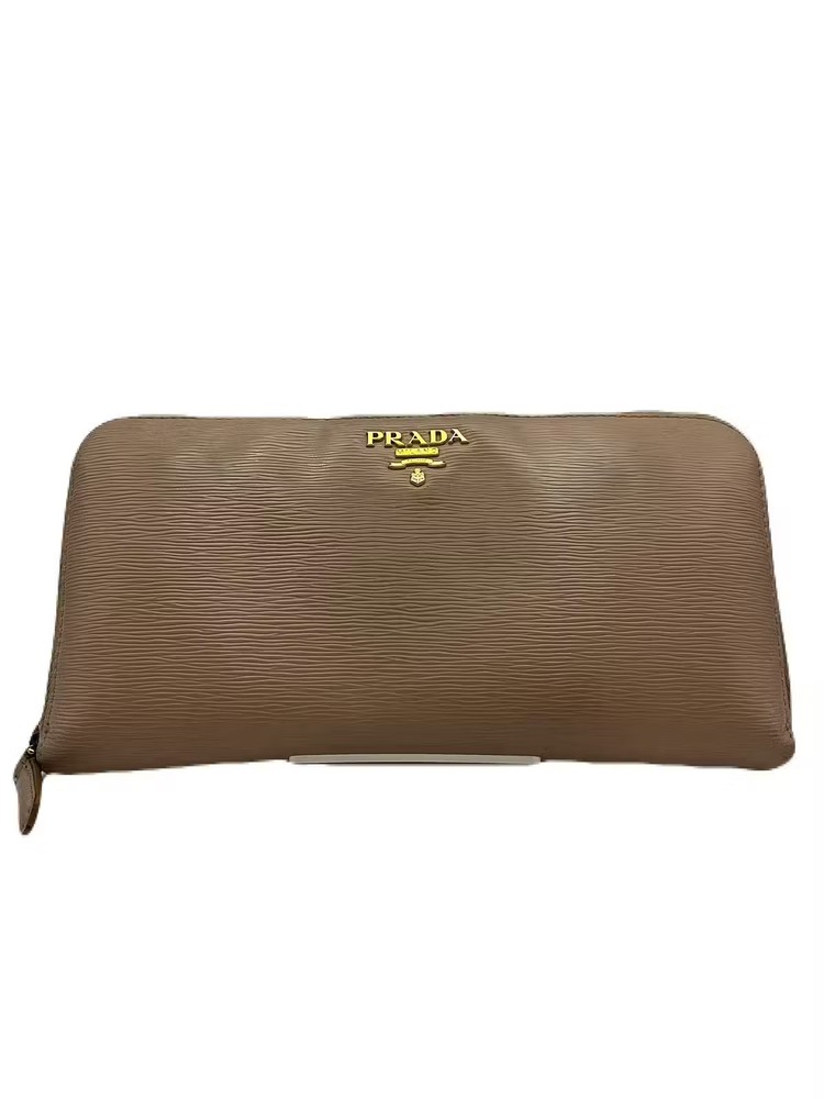 Prada Round Zip Long Leather Wallet in Beige Preowned T119-3