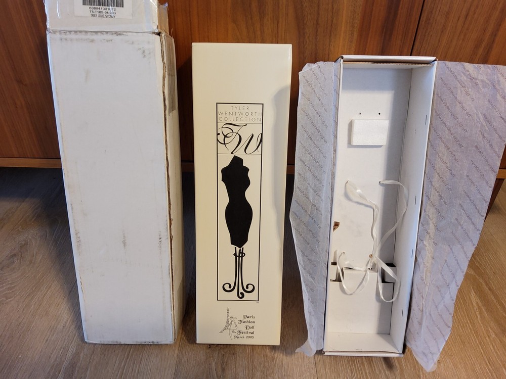 TONNER TYLER WENTWORTH TRES JOLIE SYDNEY 16 DOLL PARIS FESTIVAL BOX  LE250 2005