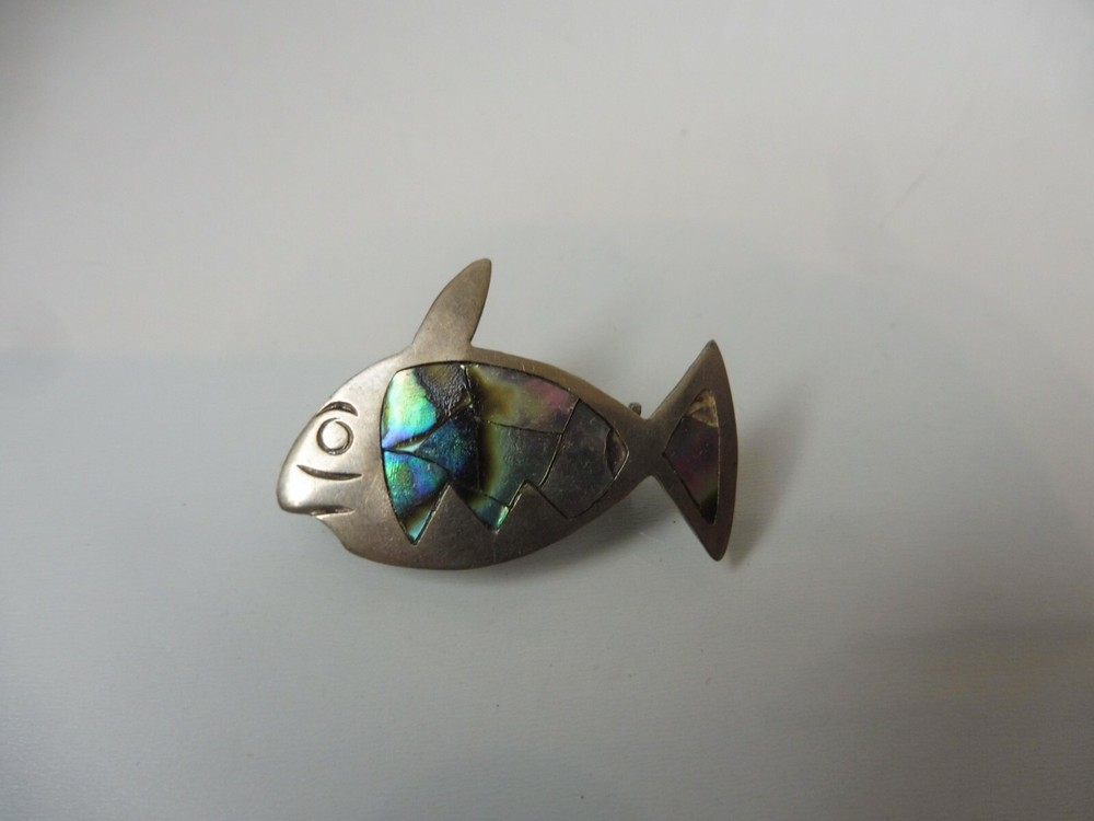 Beautiful, old brooch, Fish, 925 Silver with Mother of Pearl