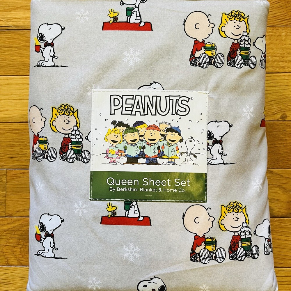 PEANUTS Christmas Queen SHEETS SET Snoopy Woodstock Charlie Brown Hot Chocolate