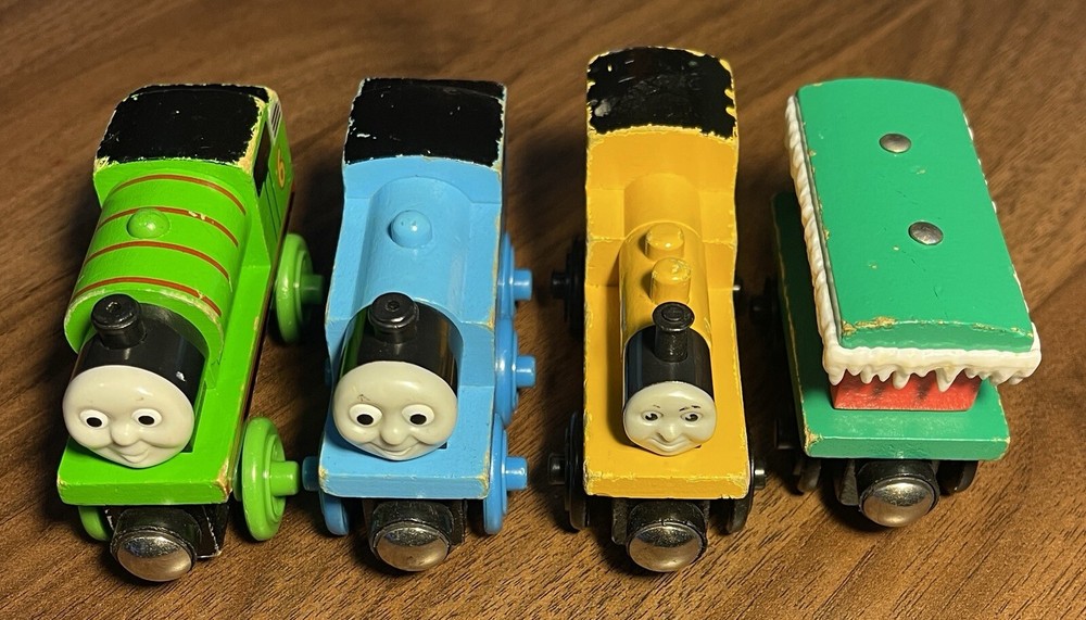 Thomas The Tank Engine Train & Friends Wooden Railway Lot of 4 Magnetic