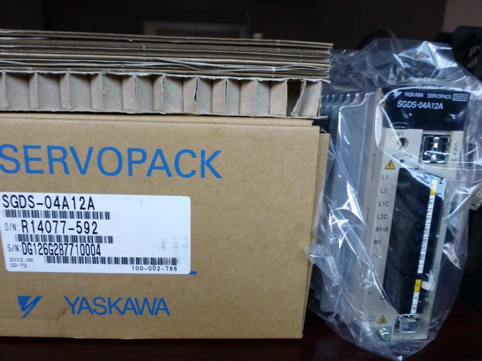 NEW YASKAWA SGDS-04A12A AC SERVO DRIVER SGDS04A12A EXPEDITED SHIPPING #