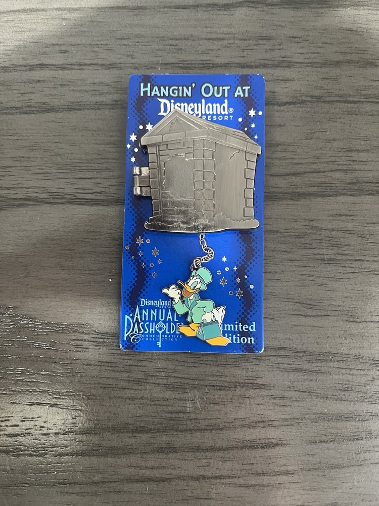 Disneyland Limited Edition Donald Duck Haunted Mansion Pin LE 3000