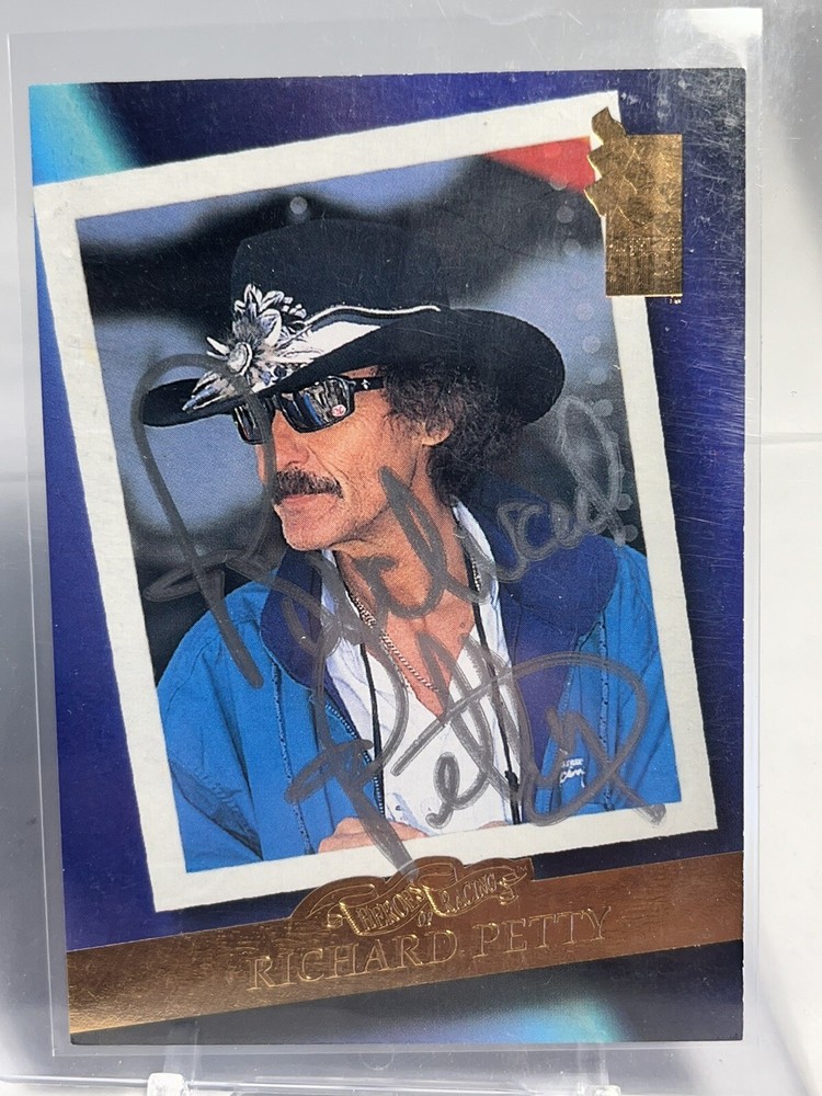 AUTO 1995 Press Pass VIP Heroes of Racing #49 Richard Petty Autographed