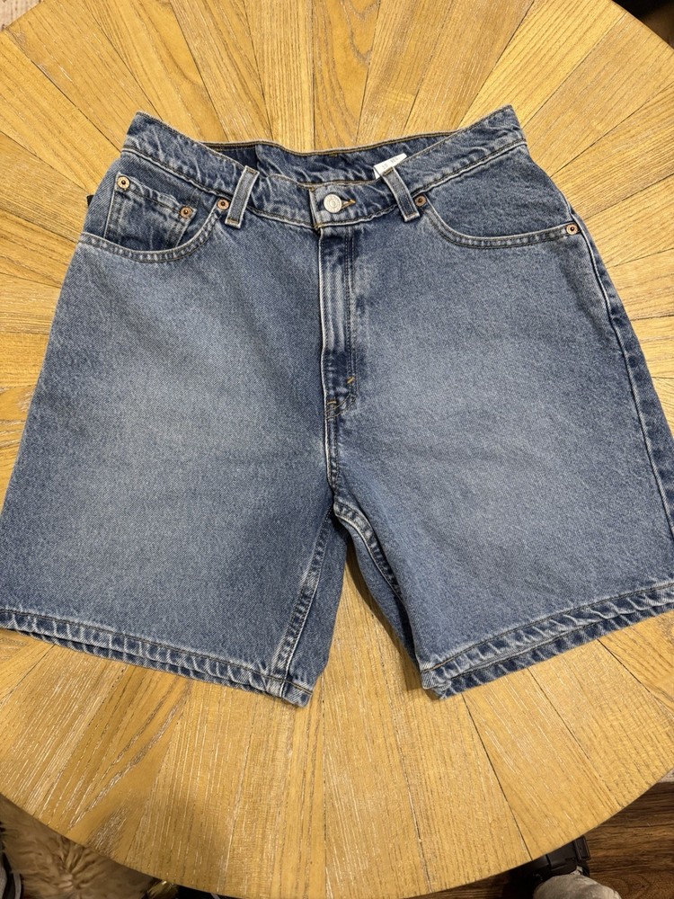 NWT Levi’s Women’s Broken In Shorts Size 10 Regular