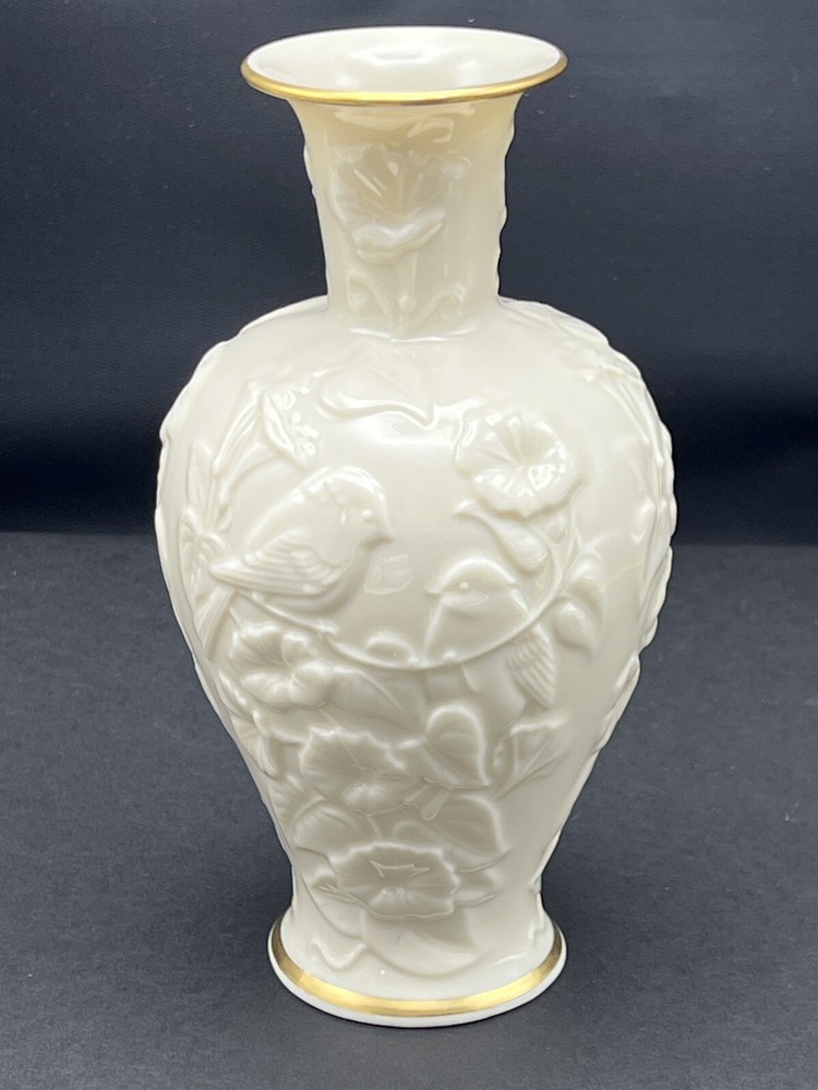 Lenox Flowers of Affection  Birds Limited Edition White Fine China 7.25