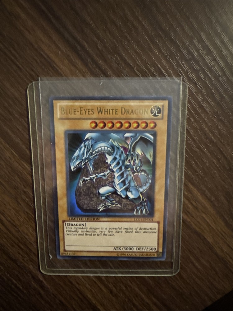 Blue-Eyes White Dragon 25th Anniversary Edition LC01-EN004 Legendary Collection