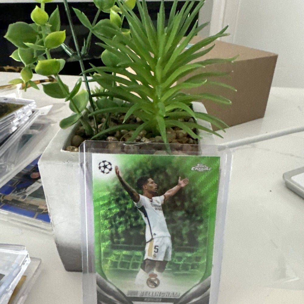 2023-24 Topps Chrome UEFA Jude Bellingham #112 Neon Green Wave /399