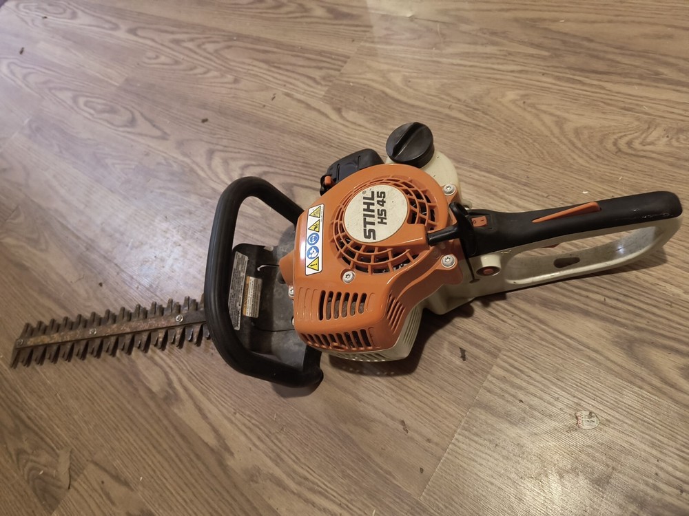 STIHL HS45 GAS HEDGE TRIMMER 18
