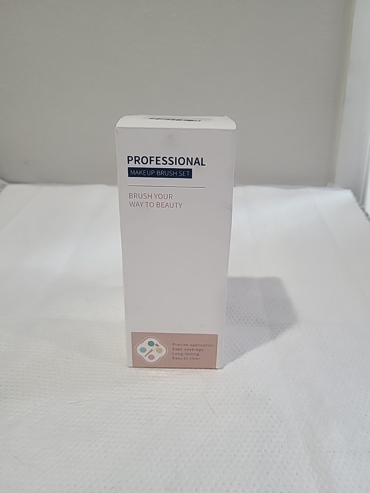 17-Piece Pink Makeup Brush Set with Foundation, Eyebrow & Blending Brushes and Travel Bag