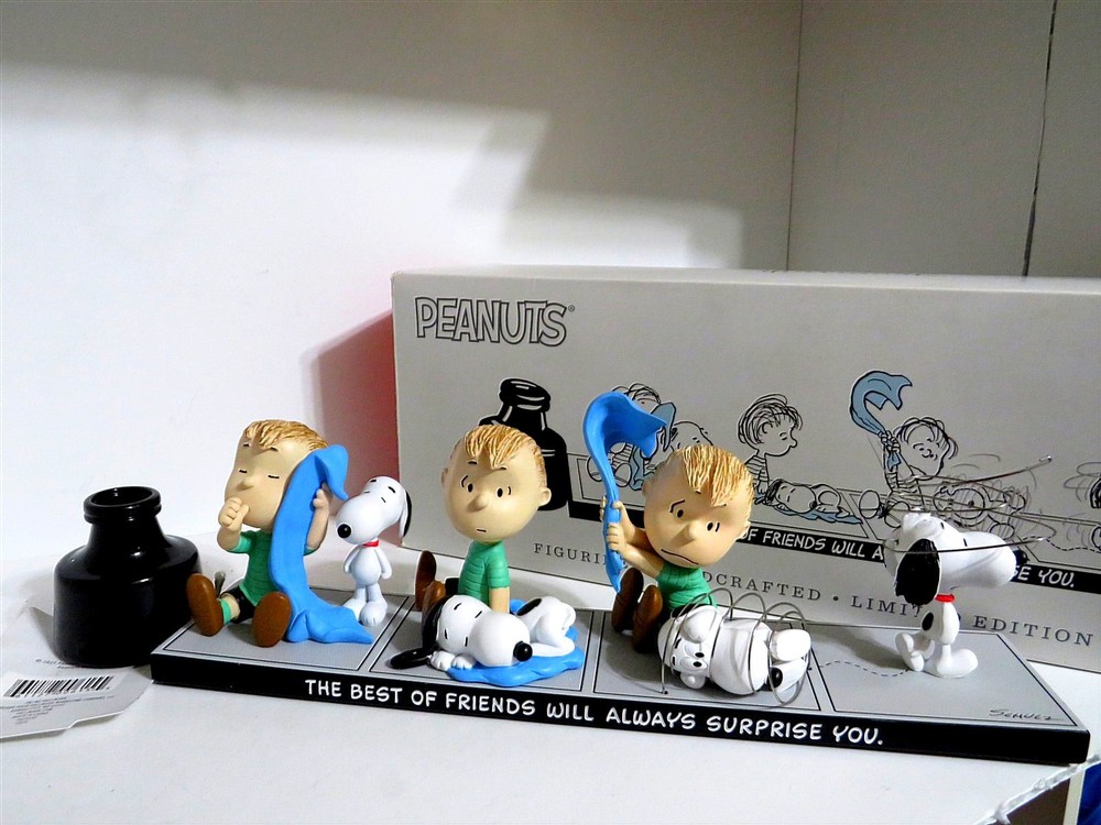 SNOOPY Charlie Brown Peanuts Hallmark Gallery LTD Edition Figurine 2023
