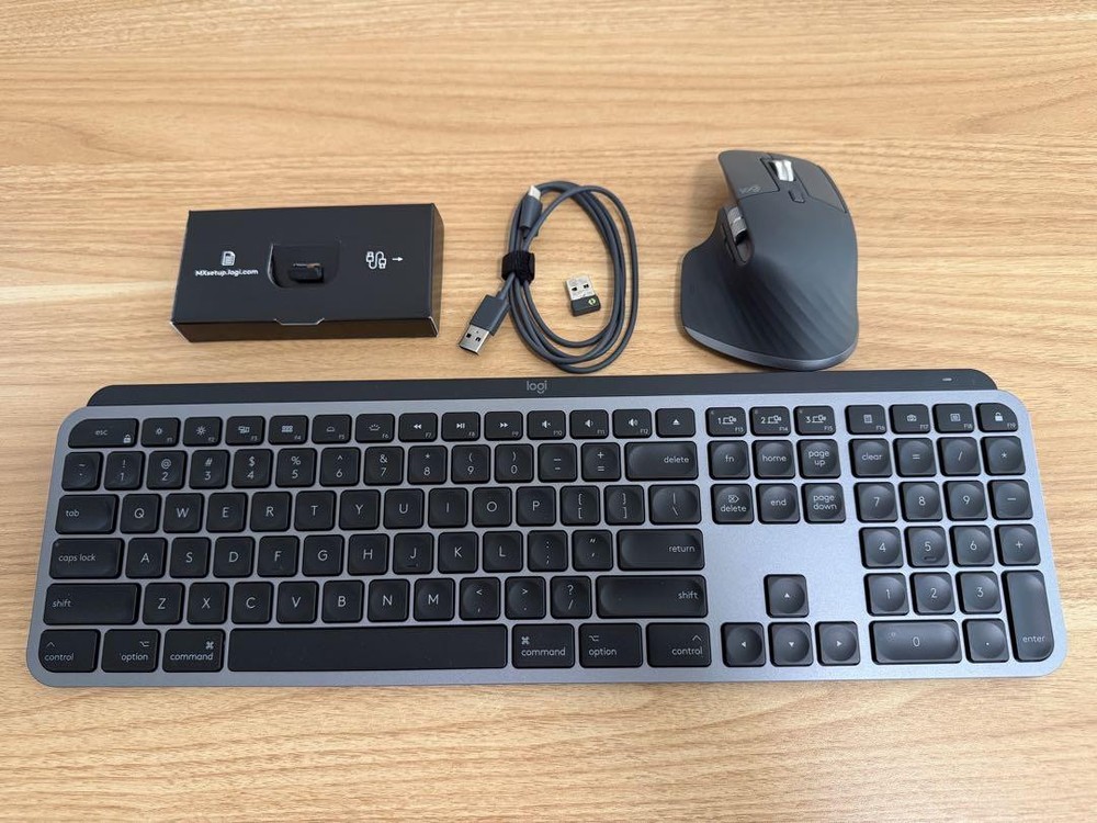 Logitech MX Keys KX800M Wireless Mac Keyboard US Layout Space Gray
