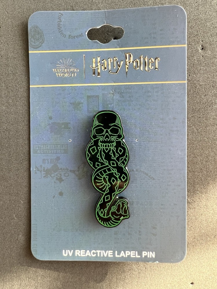 Harry Potter Dark Mark UV Reactive Enamel Lapel Pin Box Lunch Exclusive  
