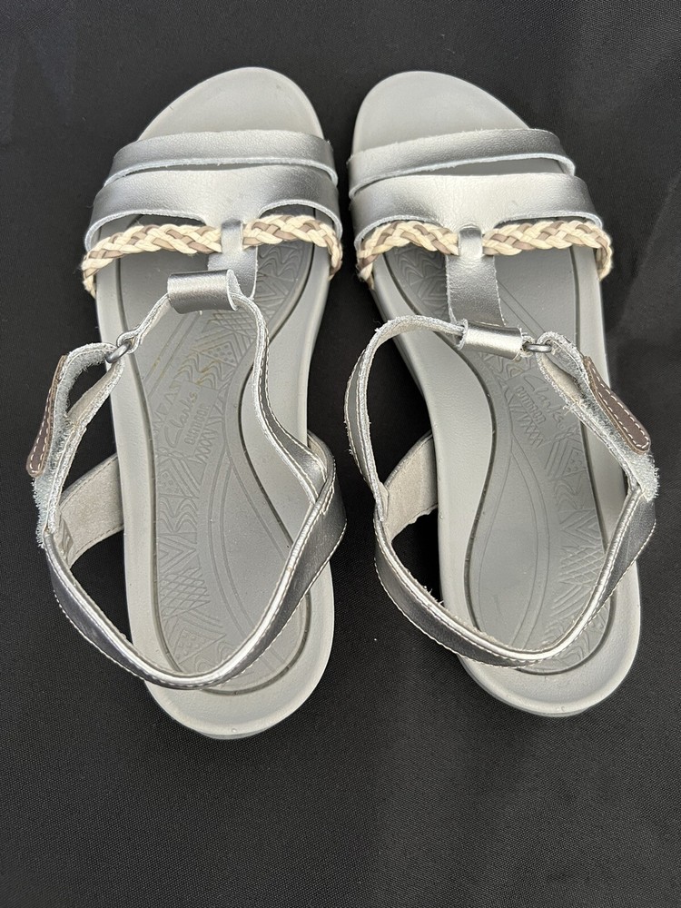 Ladies Clarks Casual Sandals Tealite Grace Silver Size US 5.5 VGC