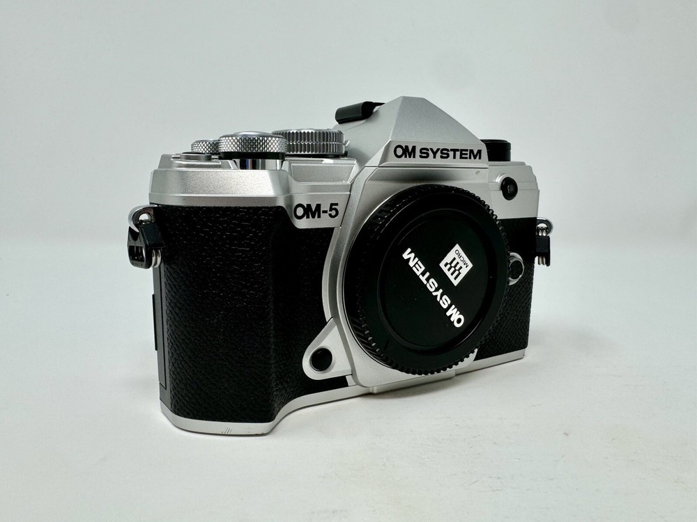 Olympus System OM-5 Mirrorless Camera - (Silver) Shutter Count: 2005