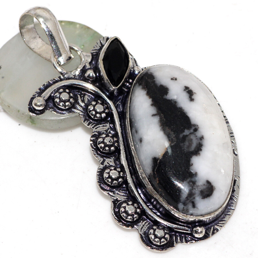 White Buffalo Turquoise Black Onyx Jewellery Pendant Handmade Size 2