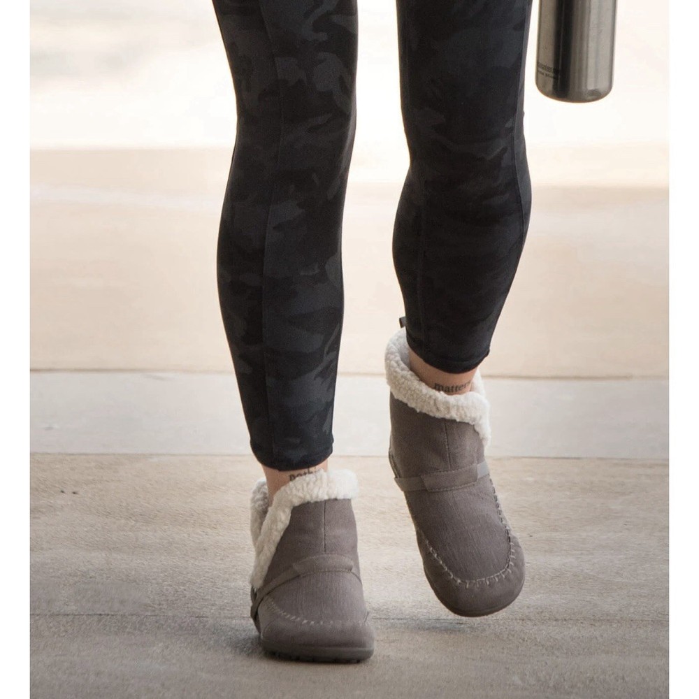 Xero Shoes Ashland Bootie Slippers Womens Size 8.5 Taupe Brown Faux Shearling EU 39