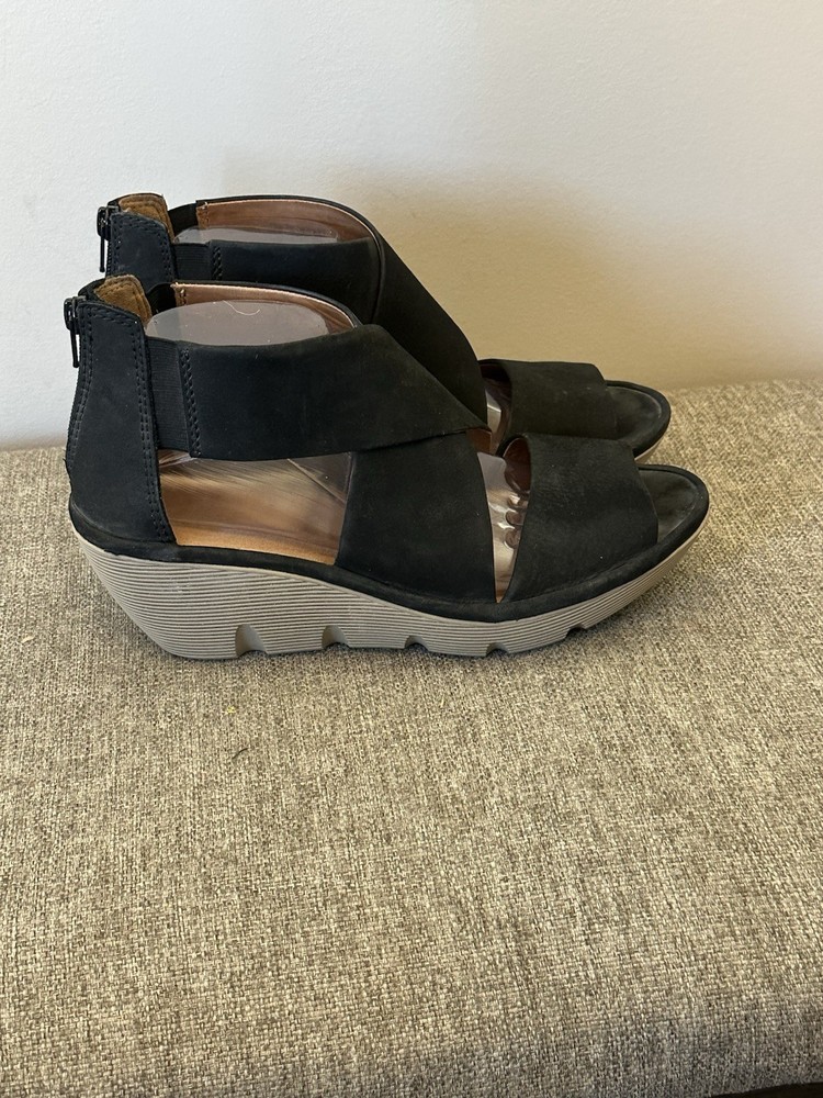 Clark’s Women’s Black Leather Wedge Zip Back Sandal Size 10
