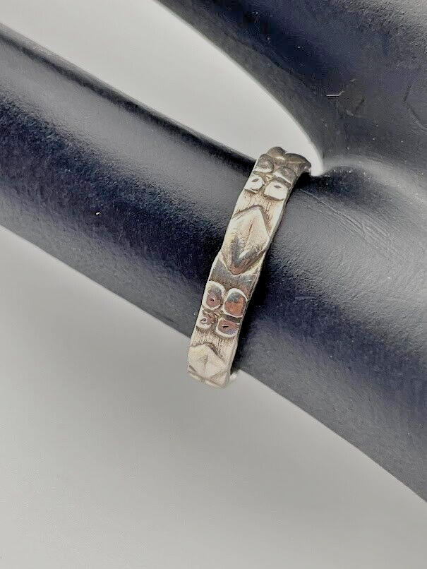 925 STERLING SILVER TRIBAL ETCHING 3MM BAND PINKY RING SIZE 4.5 ADJUSTS TOE 2558