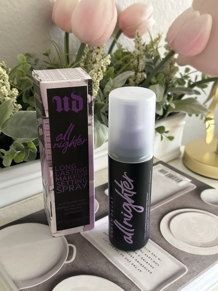 Urban Decay All Nighter 4oz Makeup Setting Spray for Long-Lasting Wear
