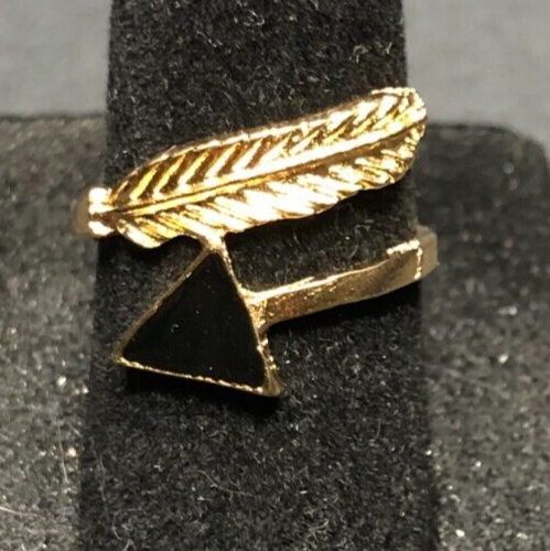 Vintage Antique Gold Tone Leaf  & Arrow Ring - Size 7