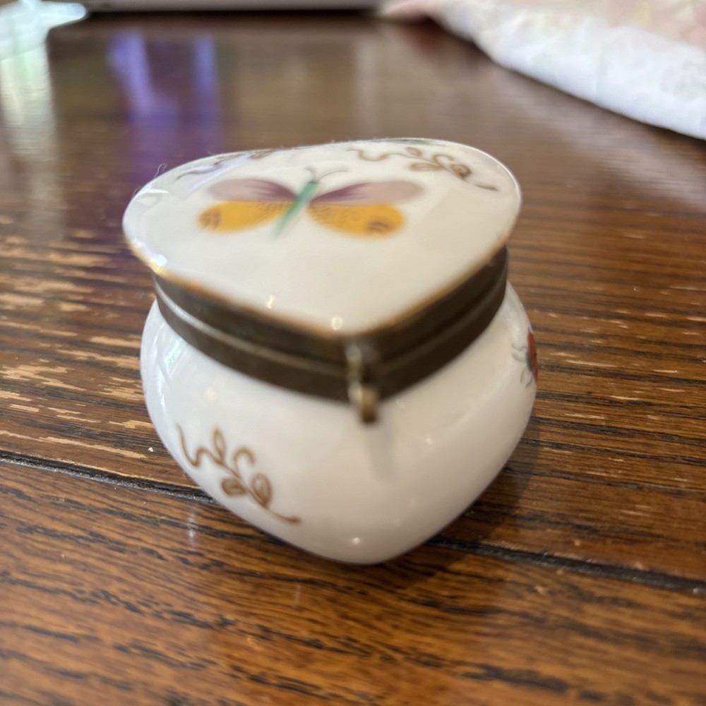 Vintage Ardalt Japan Heart Shaped Porcelain Trinket Pill Box with Hinged Lid