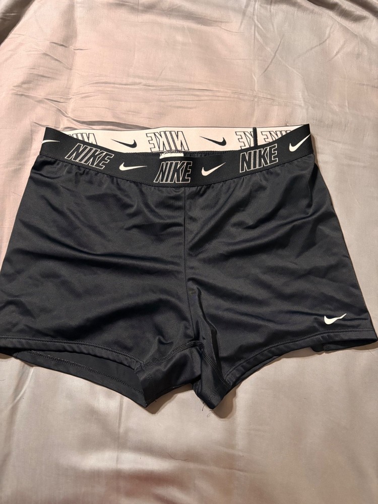 Size large black nike women's shorts compression training