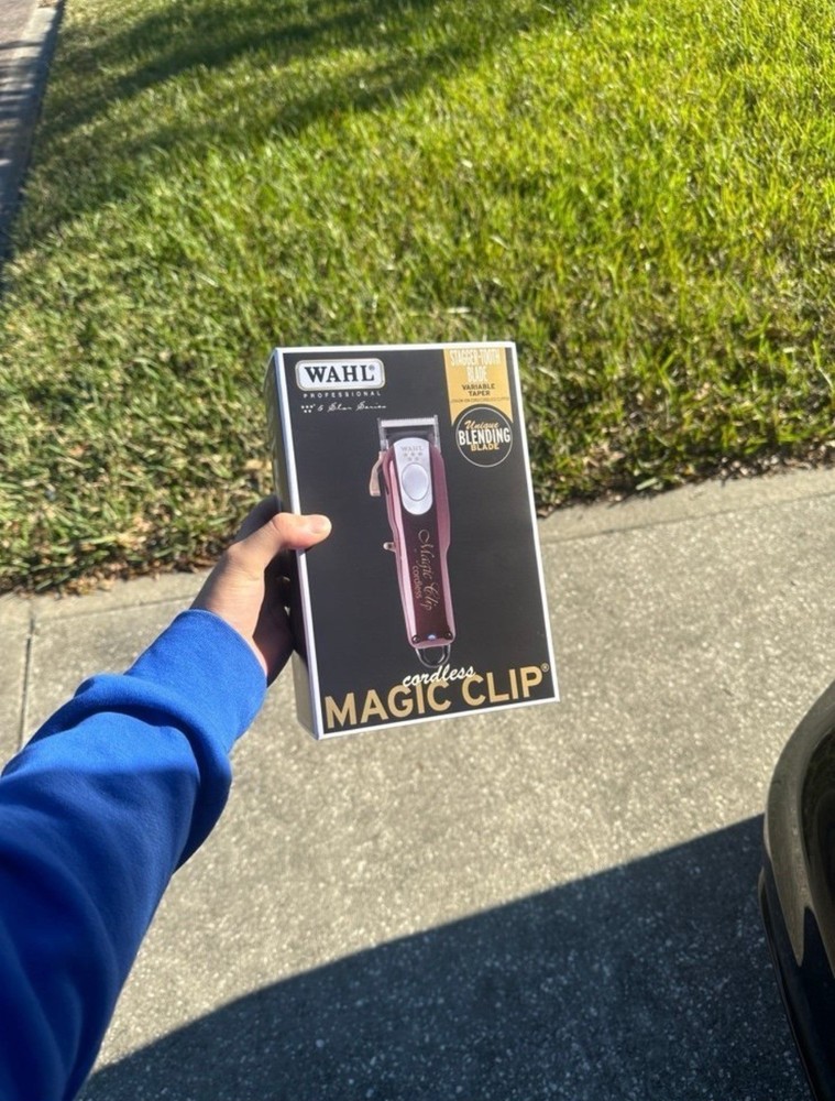 Wahl Magic Clip Cord/Cordless Clipper - Red (8148)