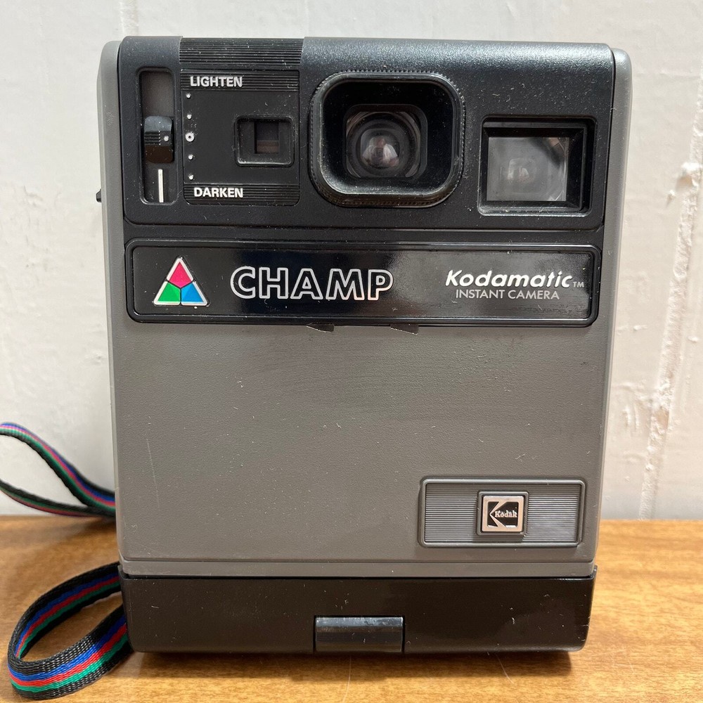 Vintage Champ Kodamatic Instant Camera Polaroid Kodak HS144-10 Film TG9