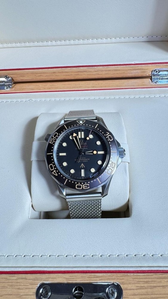 Omega Seamaster 300M James Bond 007 Men's Diver Watch 210.90.42.20