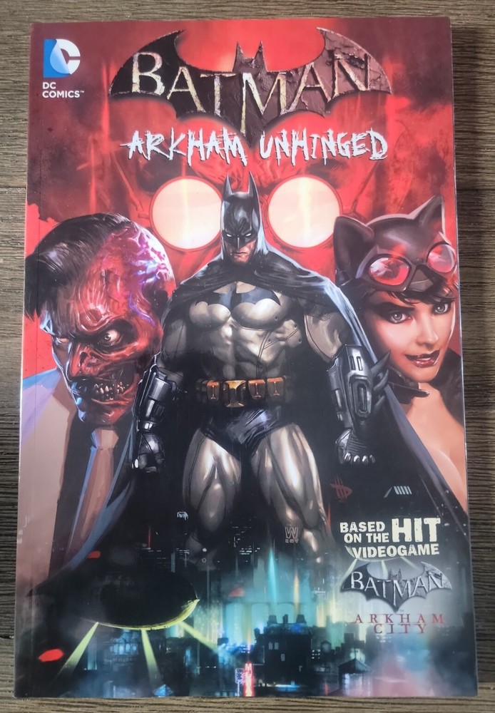 Batman: Arkham Unhinged #1 (DC Comics October 2013)