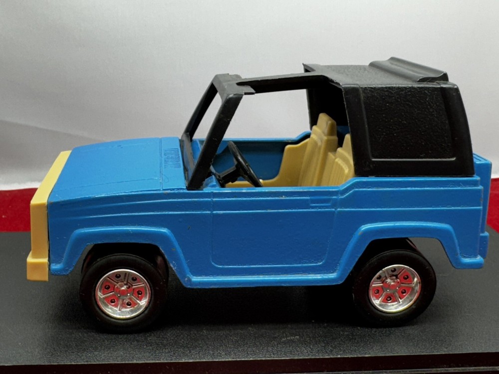 Vintage Tootsie Toy Jeep Ford Bronco Blue Metal 6in. Truck Vehicle Toy