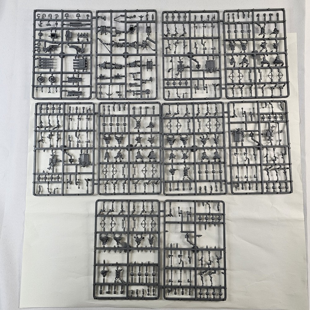 2005 Warhammer 40k Lot Including 99380205006 Pieces – Check Description