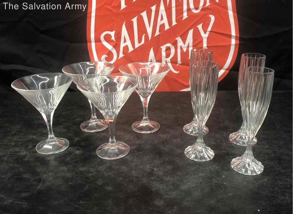 Crystal Clear 7-Piece Barware Set for Cocktails Martinis and Champagne