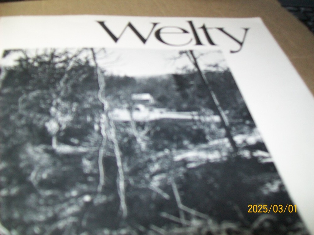 1977 EUDORA WELTY Souvenir Catalog with 27 Vintage 1940s Portraits from MS State Historical Museum