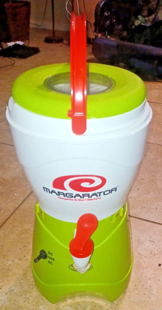 Portable AC DC Margarita Slush Maker Blender for Beach Parties