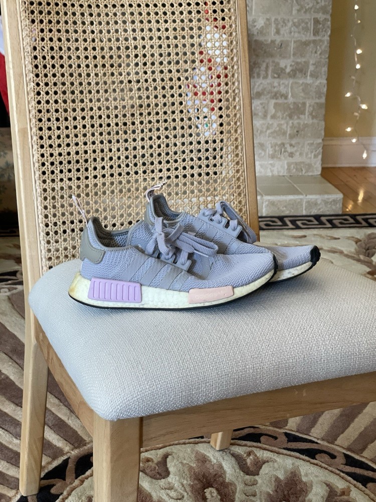 Adidas Womens Tennis Shoes Size 7 - Lightweight Comfort Support