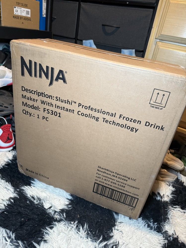 Ninja SLUSHi Professional FS301 Frozen Drink Maker New In Box Free Shipping