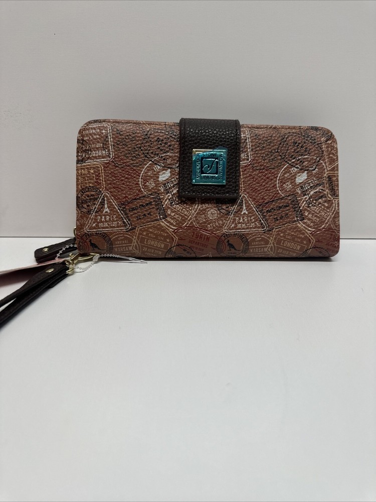 Stone Mountain Womens Brown Leather Passport Wallet with Gold Zipper New