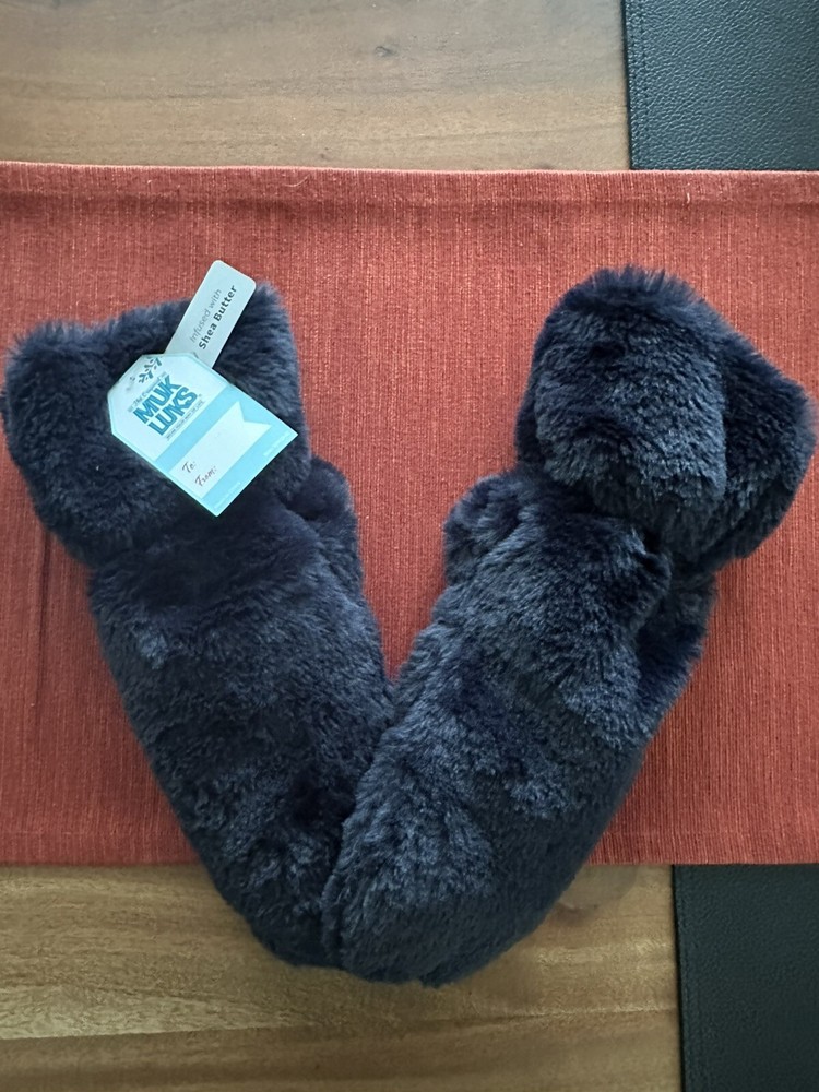 NWT MUK LUKS Infused with Shea Butter Slipper Booties Black Size 6-8 S/M