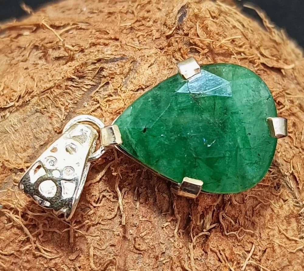 Certified 28.65 Ct Natural Emerald 925 Solid Silver Pear Cut Pendant Gemstone