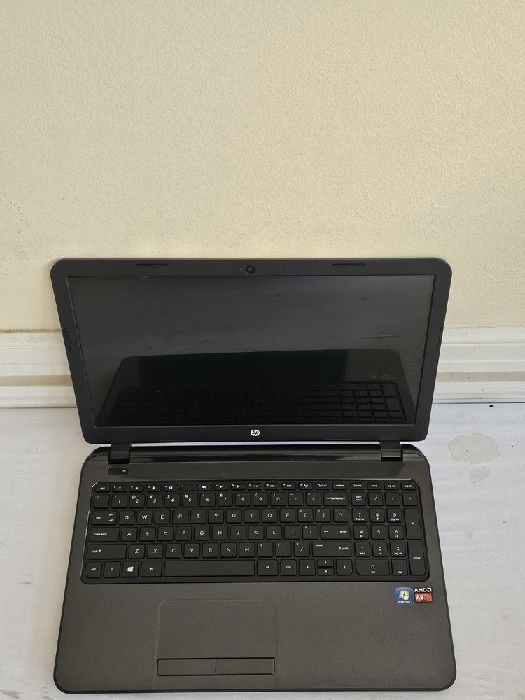 HP Notebook 15 Laptop - AMD A8-6410 - 4GB RAM - 750GB HDD - Win 10 - Read Desc.