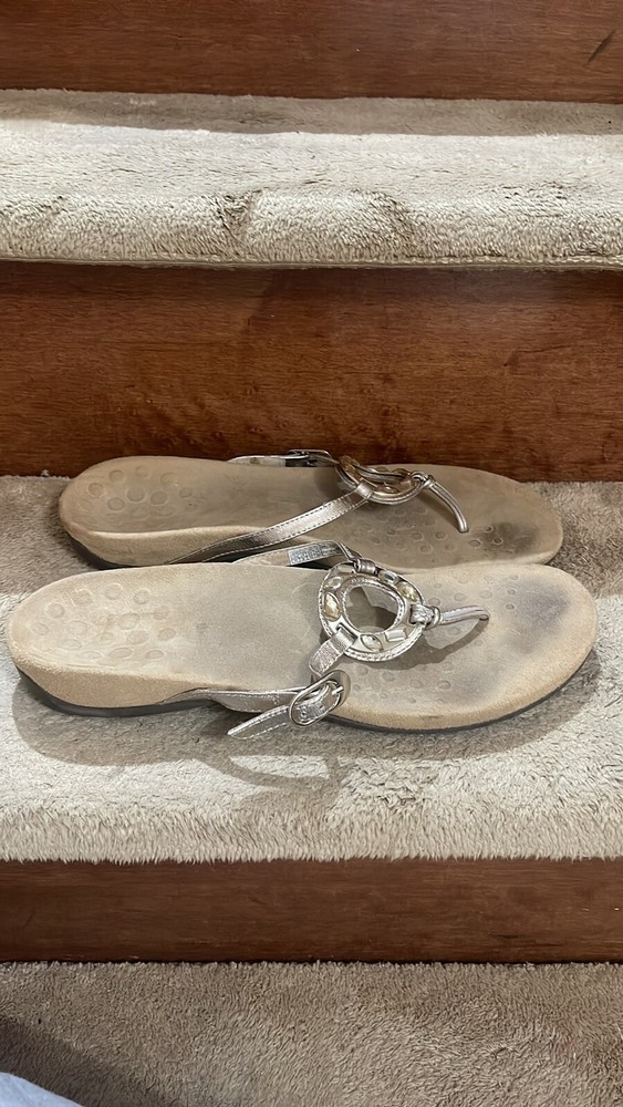 Vionic Womens Size 11 Comfort Thong Sandals Excellent Condition
