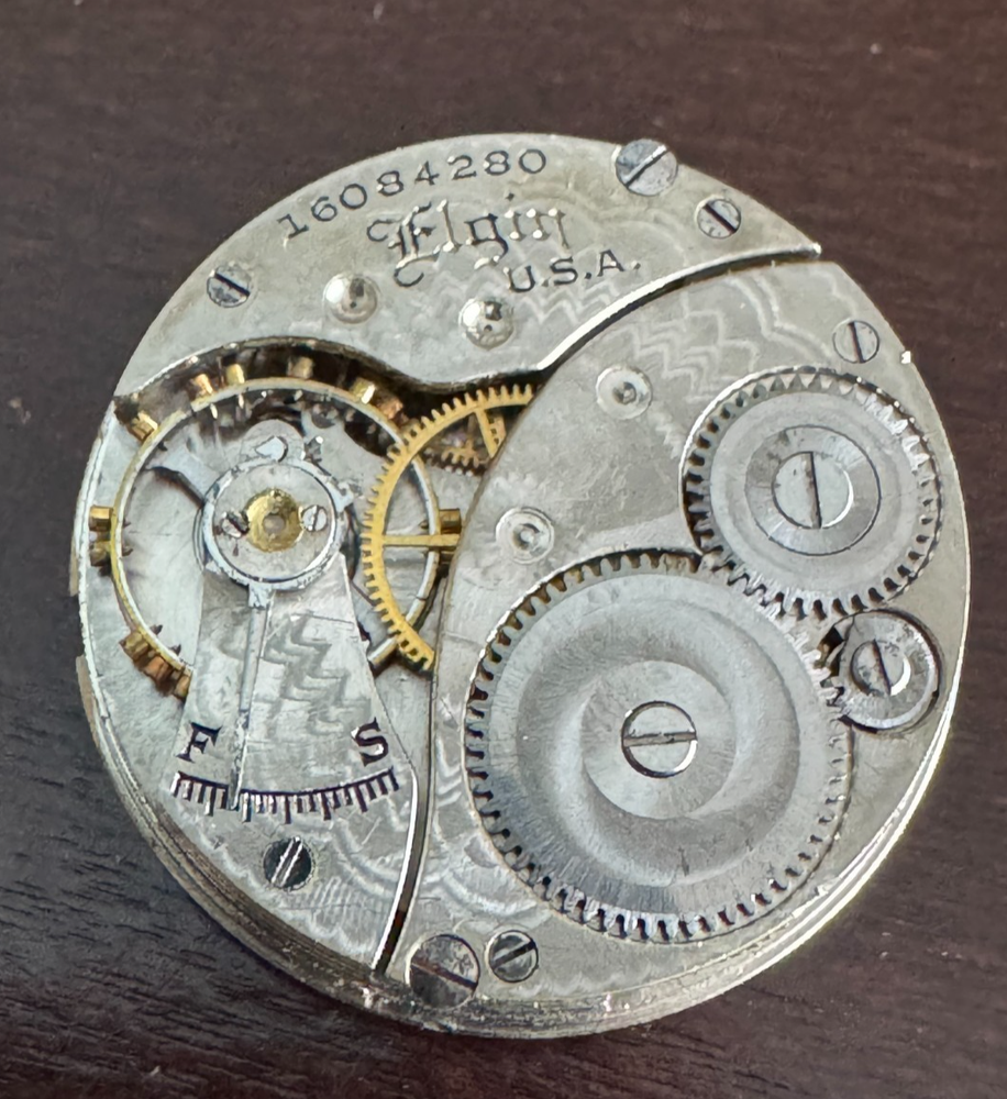 VINTAGE 0 SIZE ELGIN POCKET WATCH MOVEMENT GR. 320 KEEPING TIME