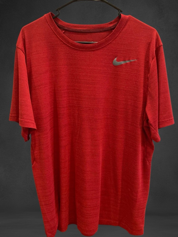 Nike Dri-Fit Red Athletic T-Shirt XL - Performance Moisture-Wicking Shirt