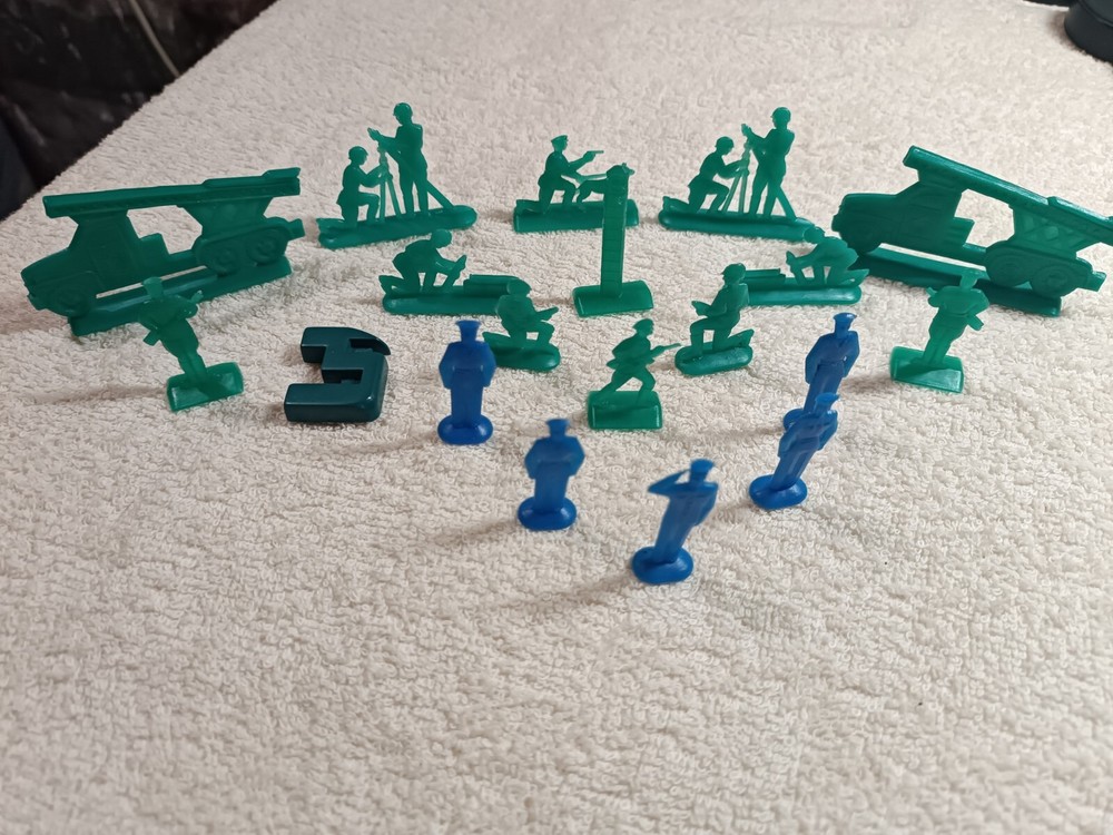 Vintage USSR Military Toy Set - 18 Border Guard Soldier Figures Ukraine